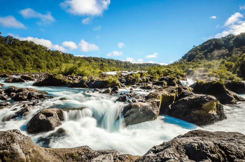 Cómo recorrer el Volcán Osorno y Saltos del Petrohué en una excursión desde Puerto Varas